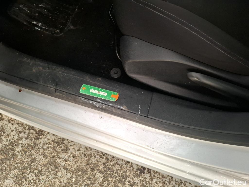  Peugeot  208  Affaire Premium 1.6 HDi 100CV BVM5 E6 #21