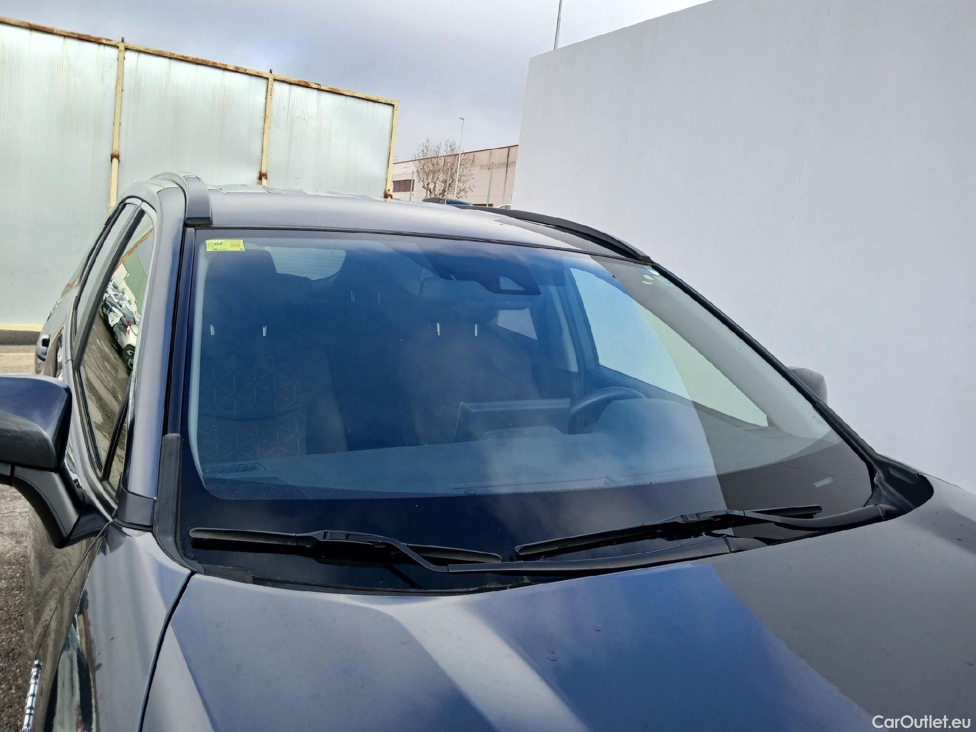  Toyota  RAV4 TOYOTA  / 2018 / 5P / todoterreno 2.5l 220H Advance #3