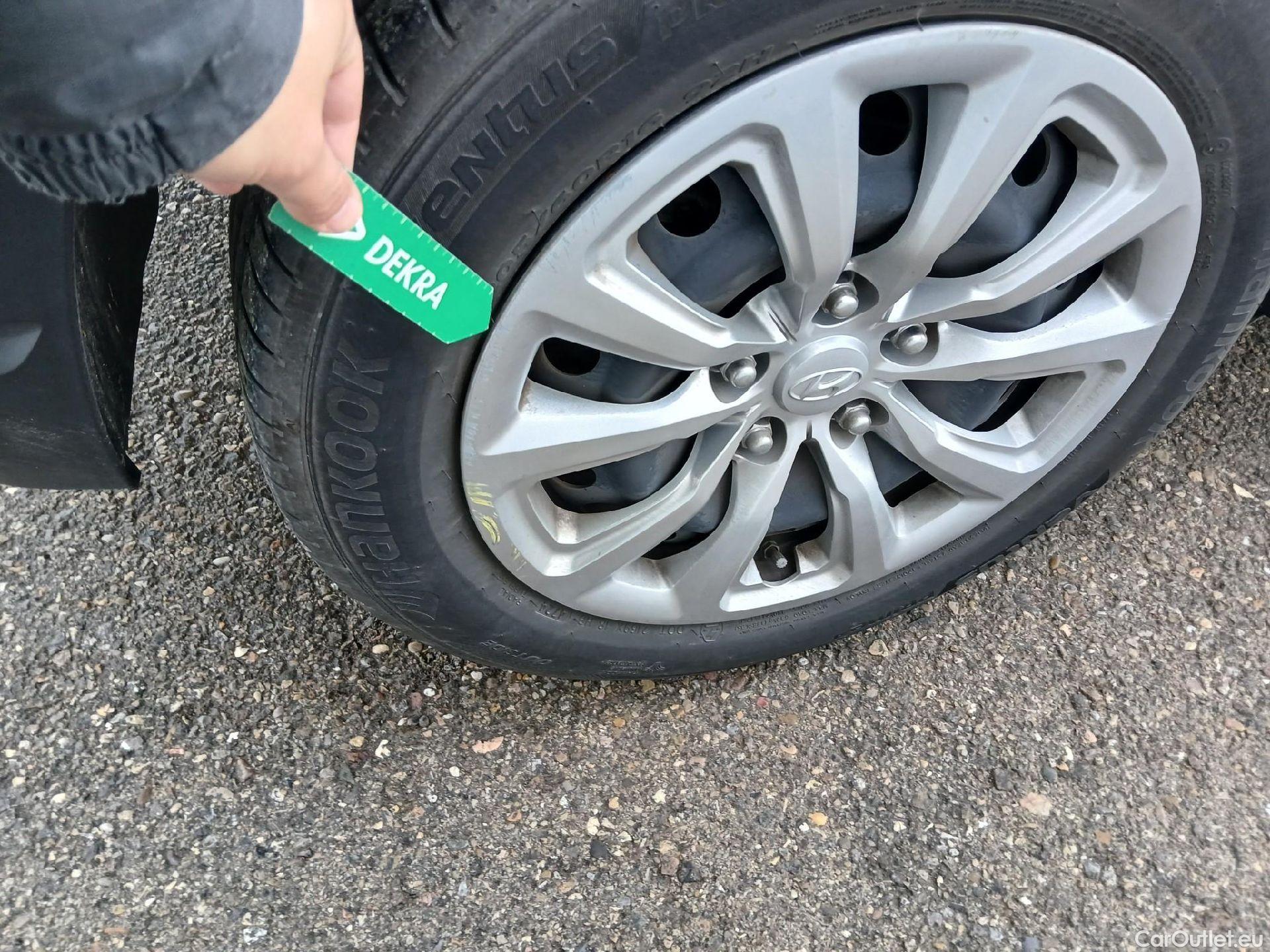  Hyundai  Konna HYUNDAI Kona / 2020 / 5P / todoterreno 1.0 TGDI Klass 4X2 #12