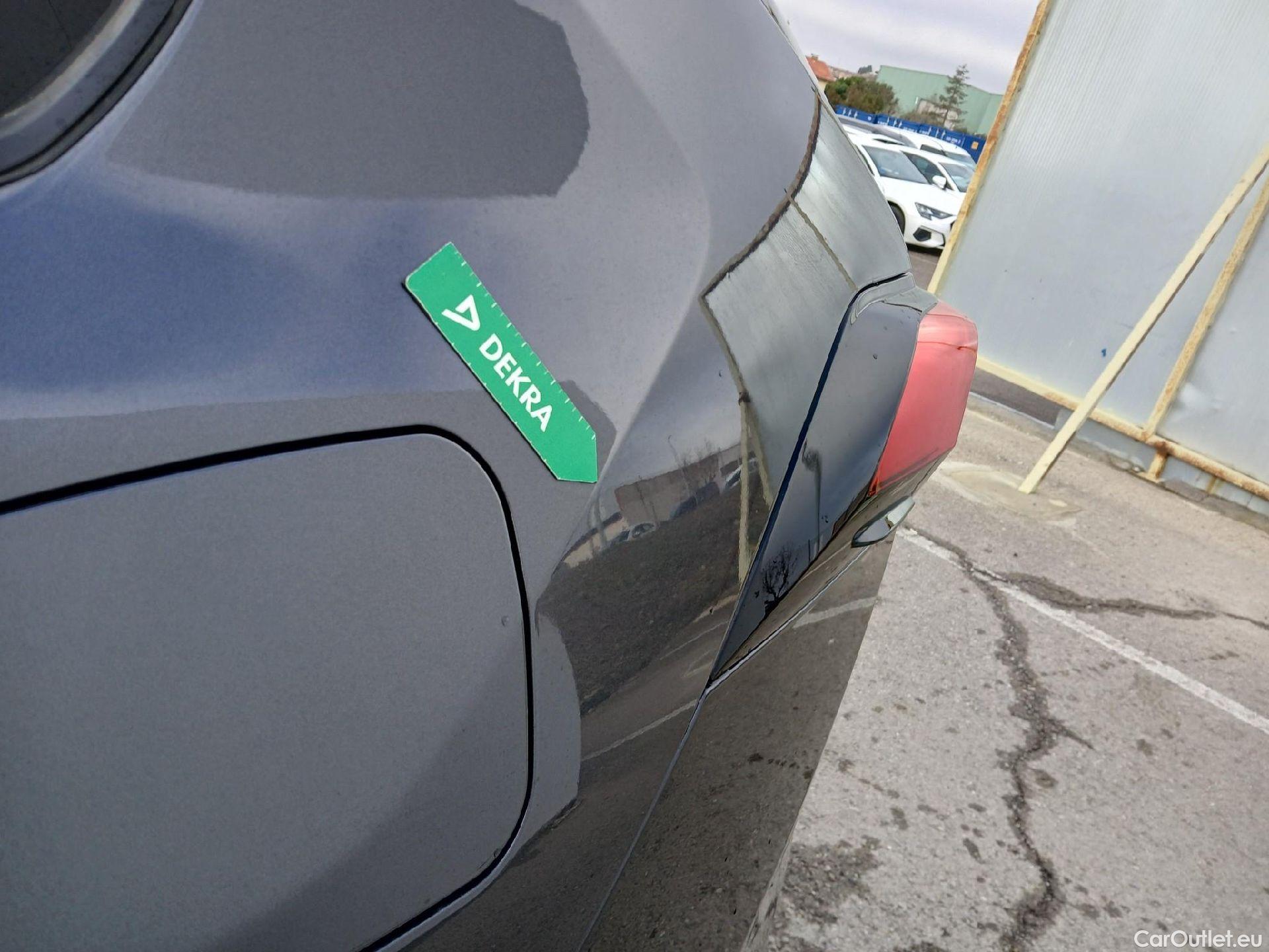  Toyota  RAV4 TOYOTA  / 2018 / 5P / todoterreno 2.5l 220H Advance #9