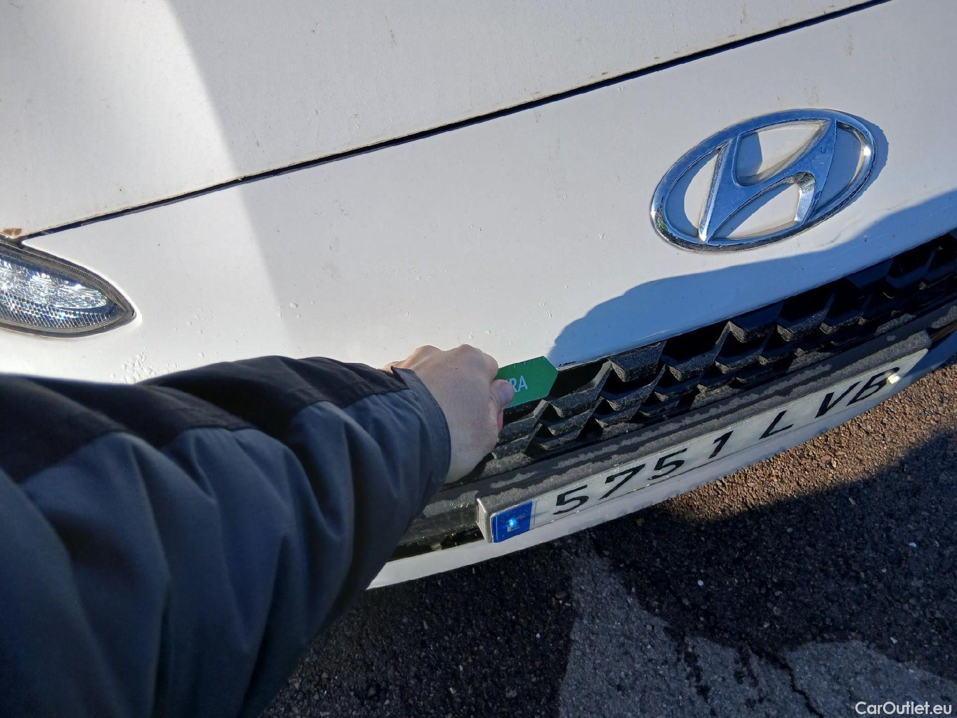  Hyundai  Konna HYUNDAI Kona / 2020 / 5P / todoterreno 1.6 GDI HEV Maxx DCT #2