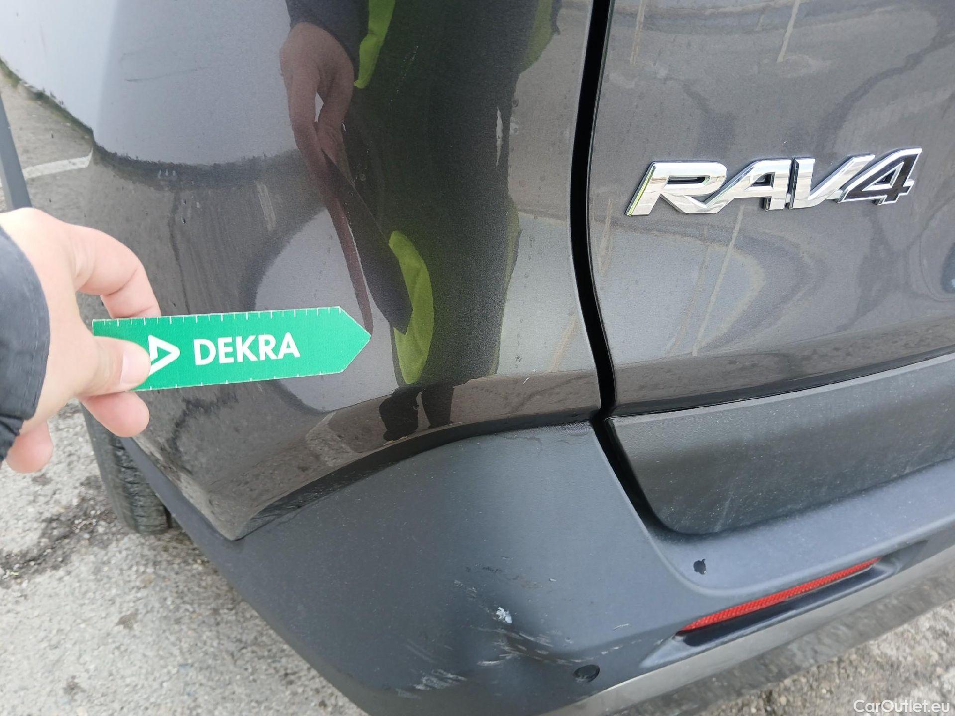  Toyota  RAV4 TOYOTA  / 2018 / 5P / todoterreno 2.5l 220H Advance #11