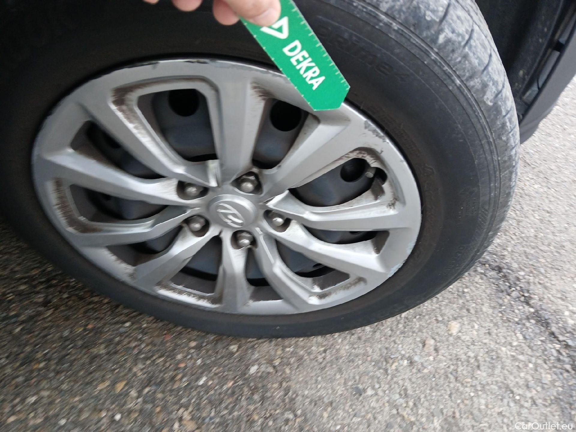  Hyundai  Konna HYUNDAI Kona / 2020 / 5P / todoterreno 1.0 TGDI Klass 4X2 #16