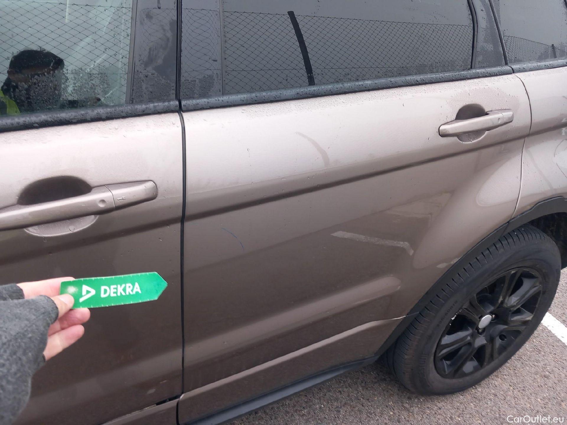  Land Rover  Range Rover LAND ROVER  Evoque / 2015 / 5P / todoterreno 2.0L TD4 Diesel 110kW 4x4 SE Dynamic #24