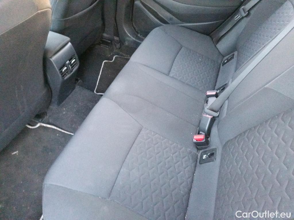  Toyota  Corolla TOYOTA  / 2019 / 5P / familiar 1.8 125H ACTIVE TECH E-CVT TOU SPORT #10