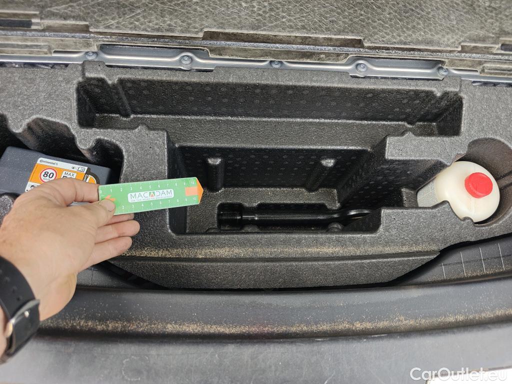  Land Rover  Range Rover LAND ROVER  Velar / 2017 / 5P / todoterreno 2.0 I4 PHEV 297kW (404CV) S 4WD Auto #4