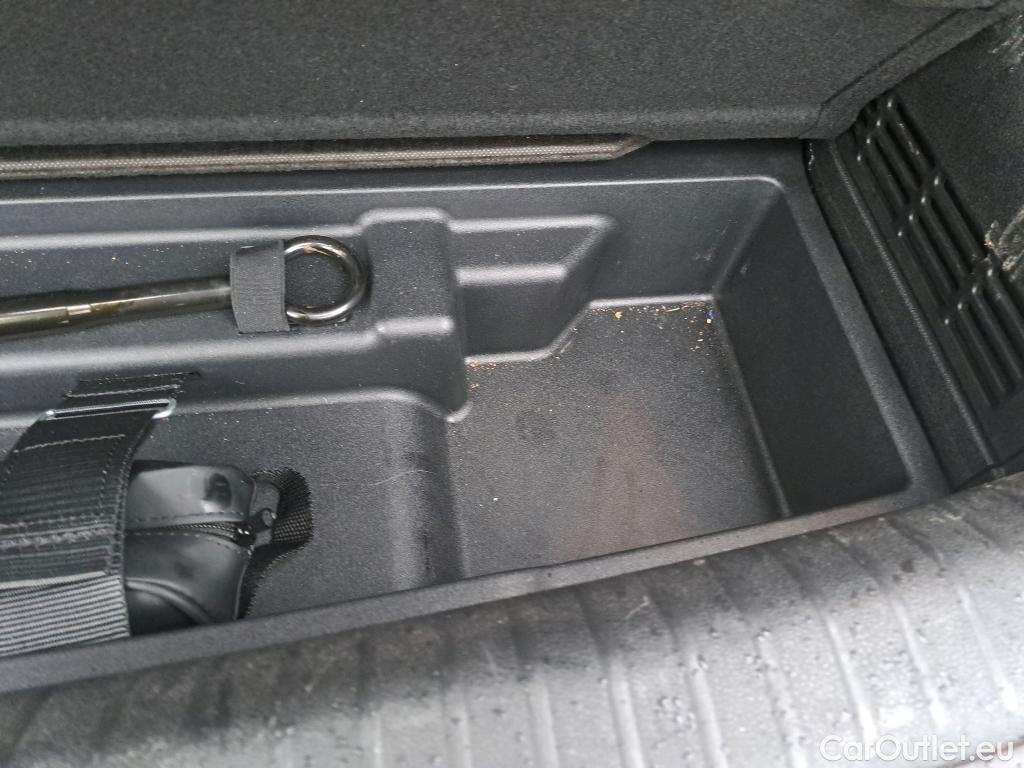  KIA  Niro KIA  / 2019 / 5P / crossover 1.6 GDi PHEV 104kW (141CV) Drive #7