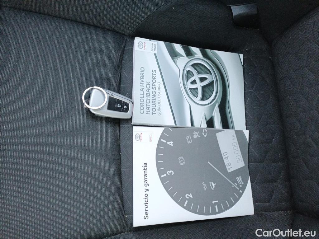  Toyota  Corolla TOYOTA  / 2019 / 5P / familiar 1.8 125H ACTIVE TECH E-CVT TOU SPORT #18