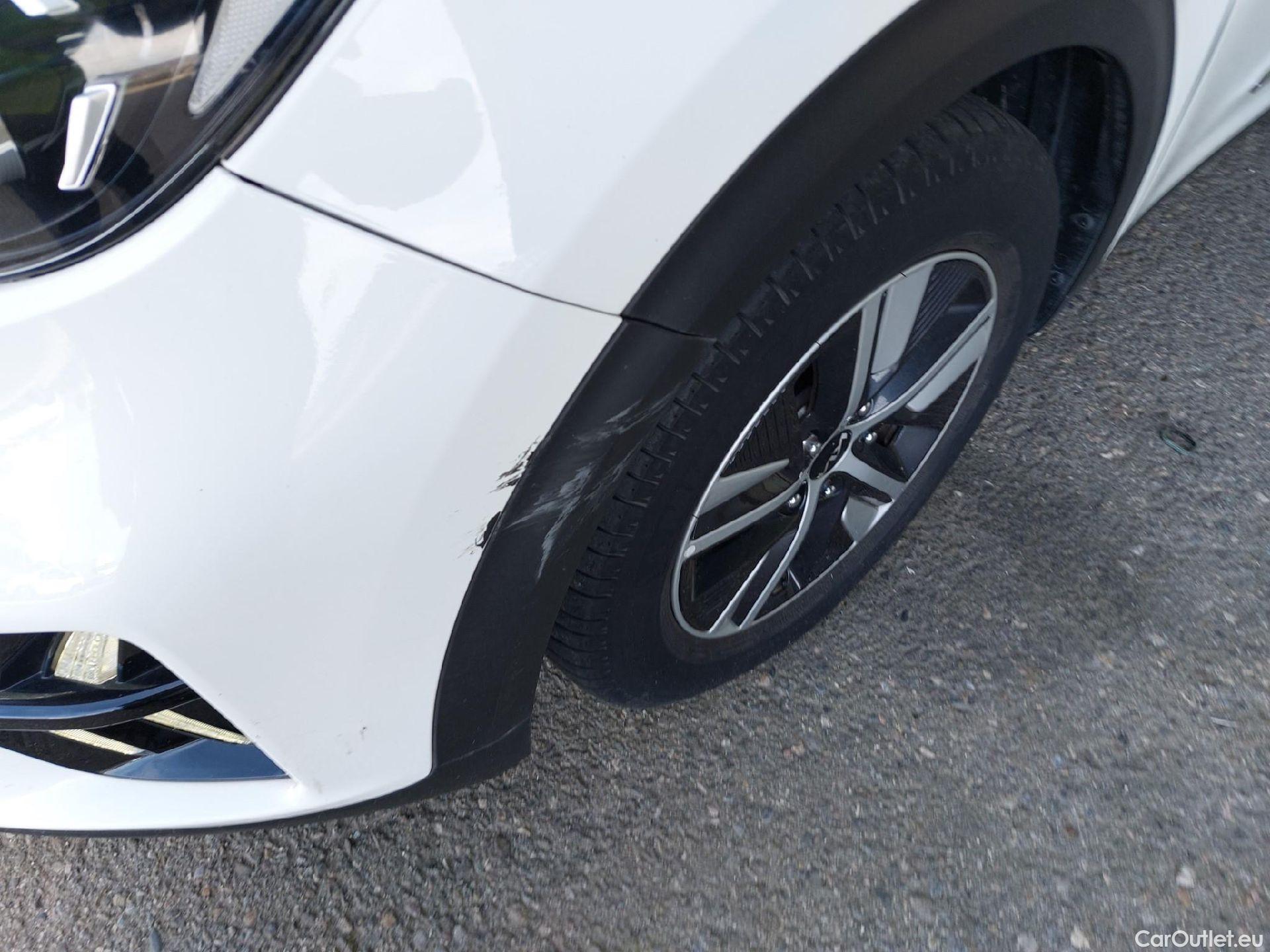  KIA  Niro KIA  / 2019 / 5P / crossover 1.6 GDi PHEV 104kW (141CV) Drive #9