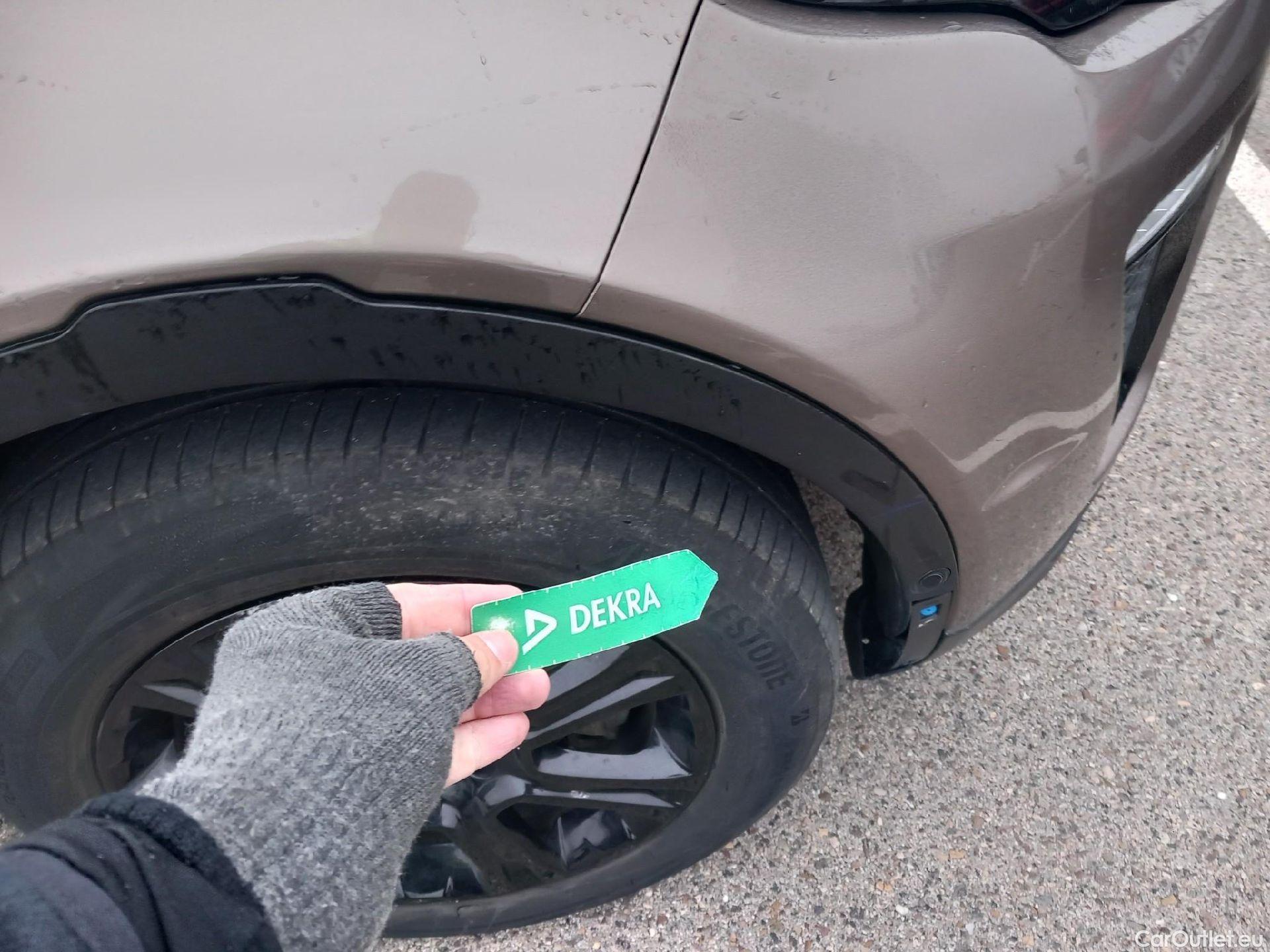  Land Rover  Range Rover LAND ROVER  Evoque / 2015 / 5P / todoterreno 2.0L TD4 Diesel 110kW 4x4 SE Dynamic #50