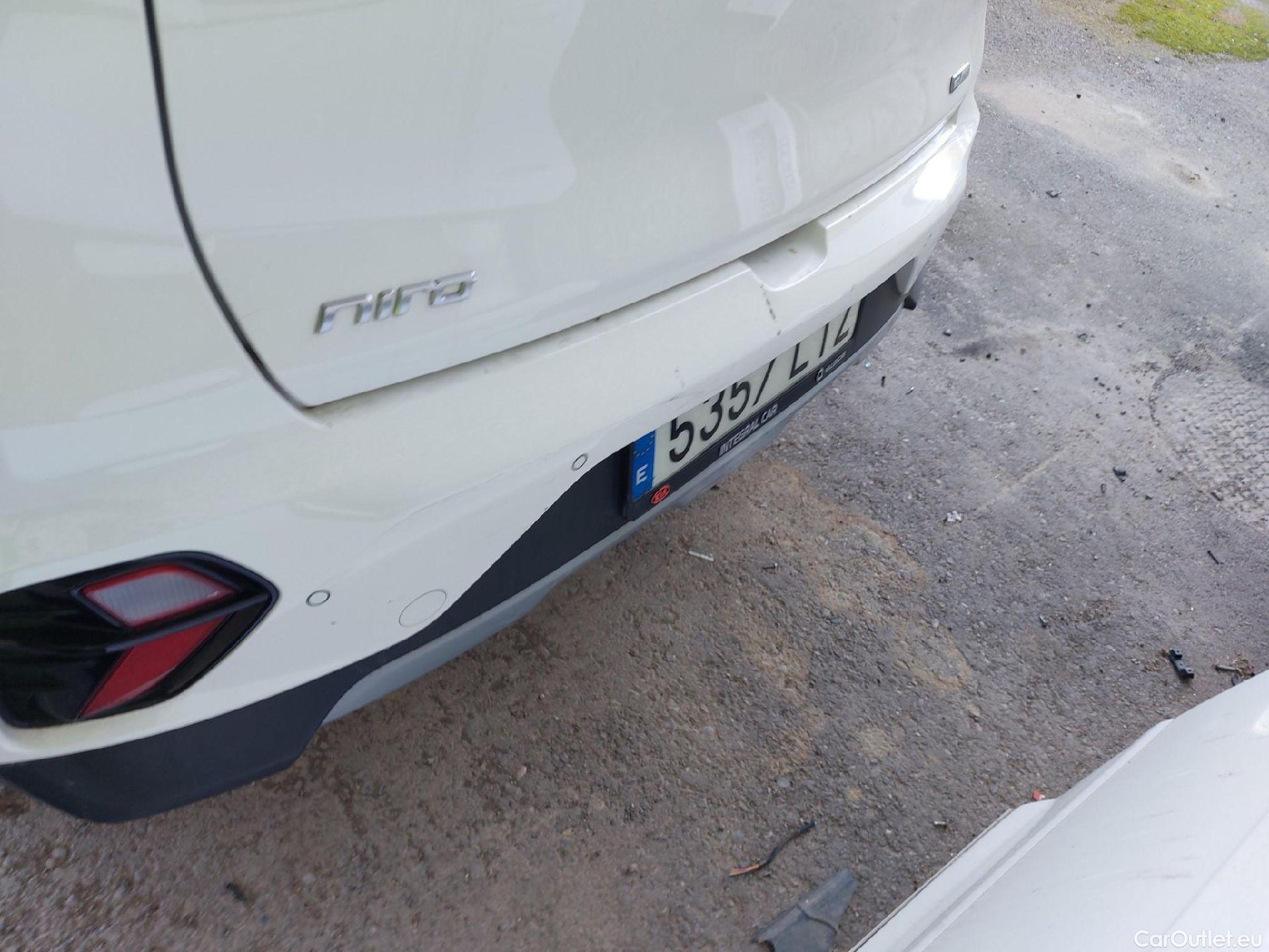  KIA  Niro KIA  / 2019 / 5P / crossover 1.6 GDi PHEV 104kW (141CV) Drive #19