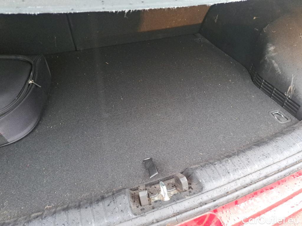  KIA  Niro KIA  / 2019 / 5P / crossover 1.6 GDi PHEV 104kW (141CV) Drive #11