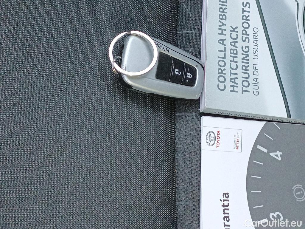  Toyota  Corolla TOYOTA  / 2019 / 5P / familiar 1.8 125H ACTIVE TECH E-CVT TOU SPORT #2