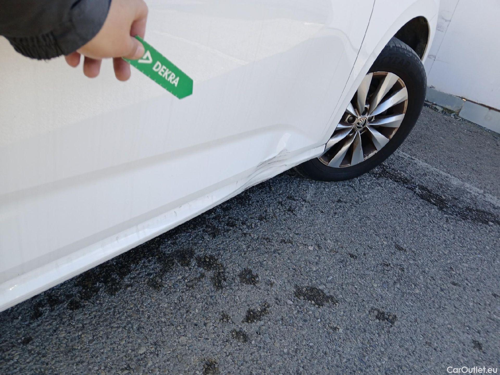  Skoda  KAMIQ SKODA  1.0 TSI 81kW (110CV) DSG Ambition (CX) #37