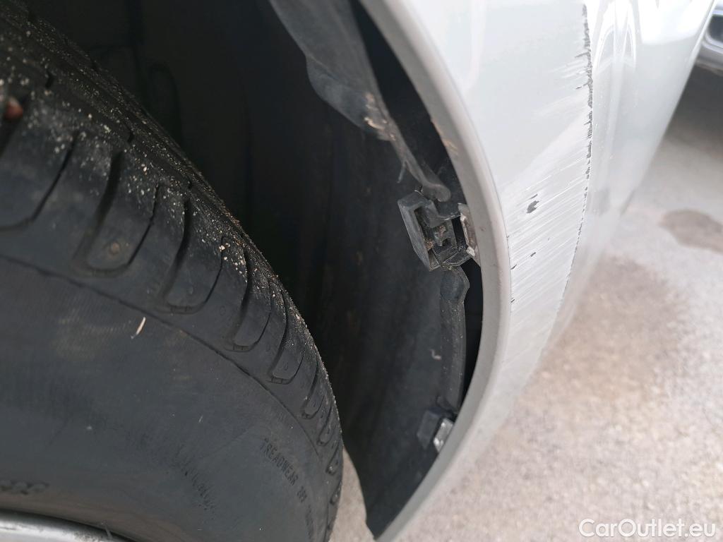  Toyota  Corolla TOYOTA  / 2019 / 5P / familiar 1.8 125H ACTIVE TECH E-CVT TOU SPORT #36