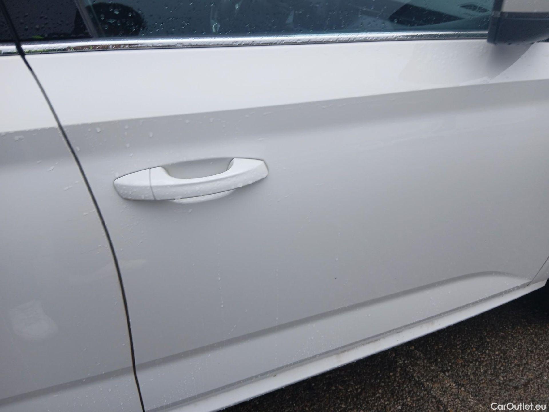  Skoda  KAMIQ SKODA  1.0 TSI 81kW (110CV) DSG Ambition (CX) #15