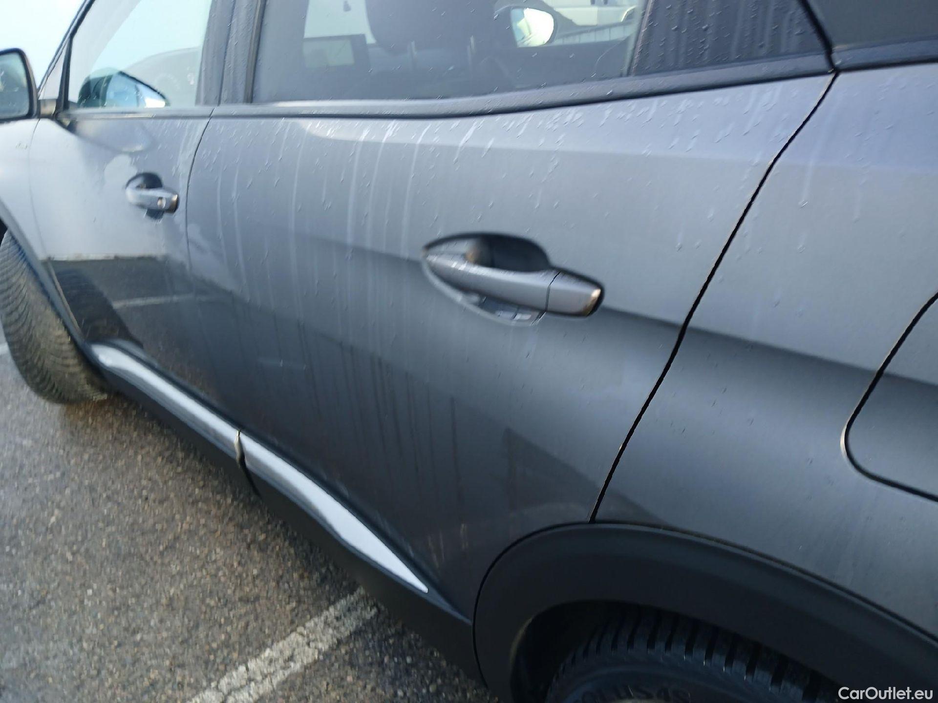  Peugeot  3008 PEUGEOT  Hybrid / 2020 / 5P / todoterreno 225 e-EAT8 Allure (AC2) #17