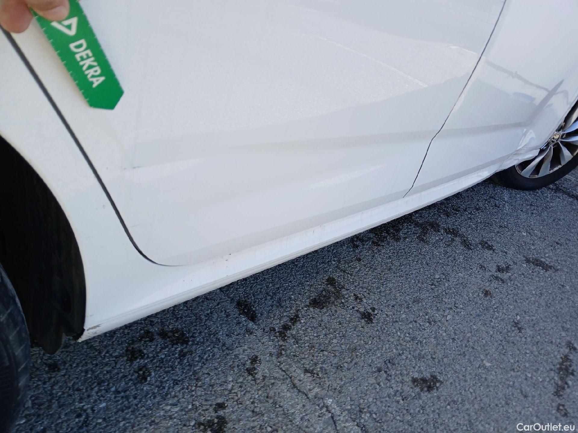  Skoda  KAMIQ SKODA  1.0 TSI 81kW (110CV) DSG Ambition (CX) #34