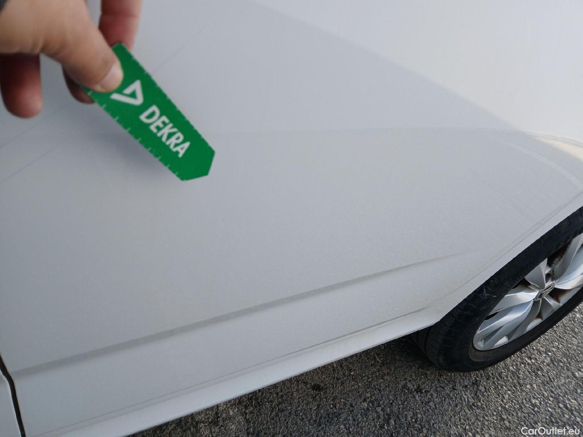  Skoda  KAMIQ SKODA  1.0 TSI 81kW (110CV) DSG Ambition (CX) #25