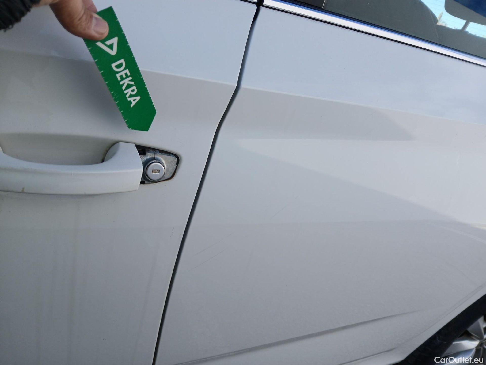  Skoda  KAMIQ SKODA  1.0 TSI 81kW (110CV) DSG Ambition (CX) #24