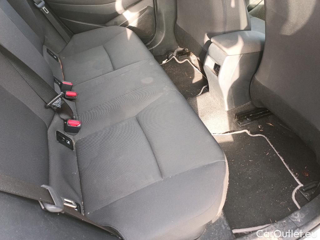  Toyota  Corolla TOYOTA  / 2019 / 5P / familiar 1.8 125H BUSINESS E-CVT TOURING SPORT #19