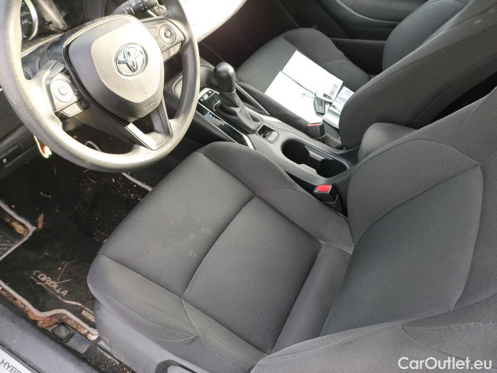  Toyota  Corolla TOYOTA  / 2019 / 5P / familiar 1.8 125H BUSINESS E-CVT TOURING SPORT #20