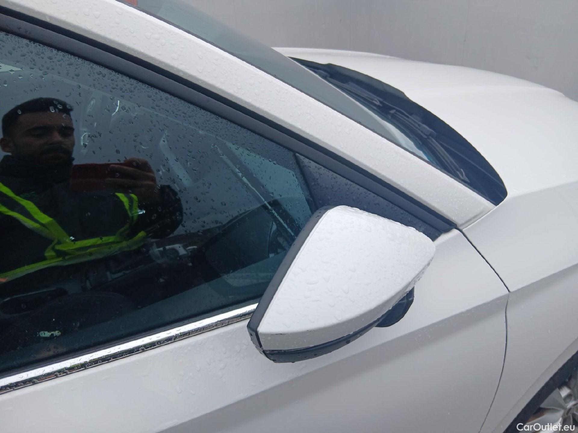  Skoda  KAMIQ SKODA  1.0 TSI 81kW (110CV) DSG Ambition (CX) #17