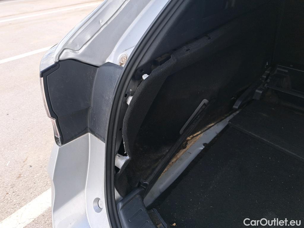  Toyota  Corolla TOYOTA  / 2019 / 5P / familiar 1.8 125H ACTIVE TECH E-CVT TOU SPORT #4