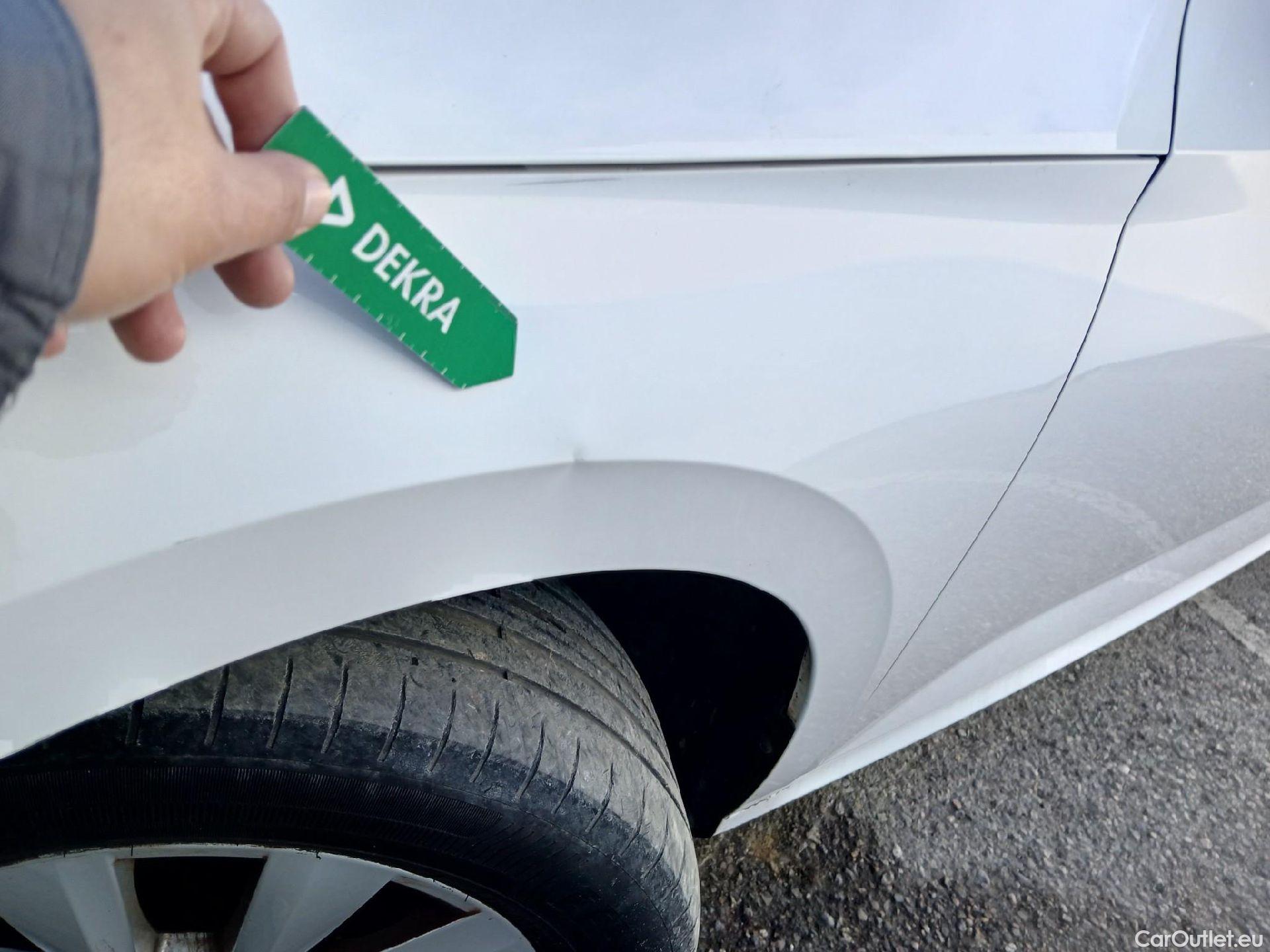  Skoda  KAMIQ SKODA  1.0 TSI 81kW (110CV) DSG Ambition (CX) #17