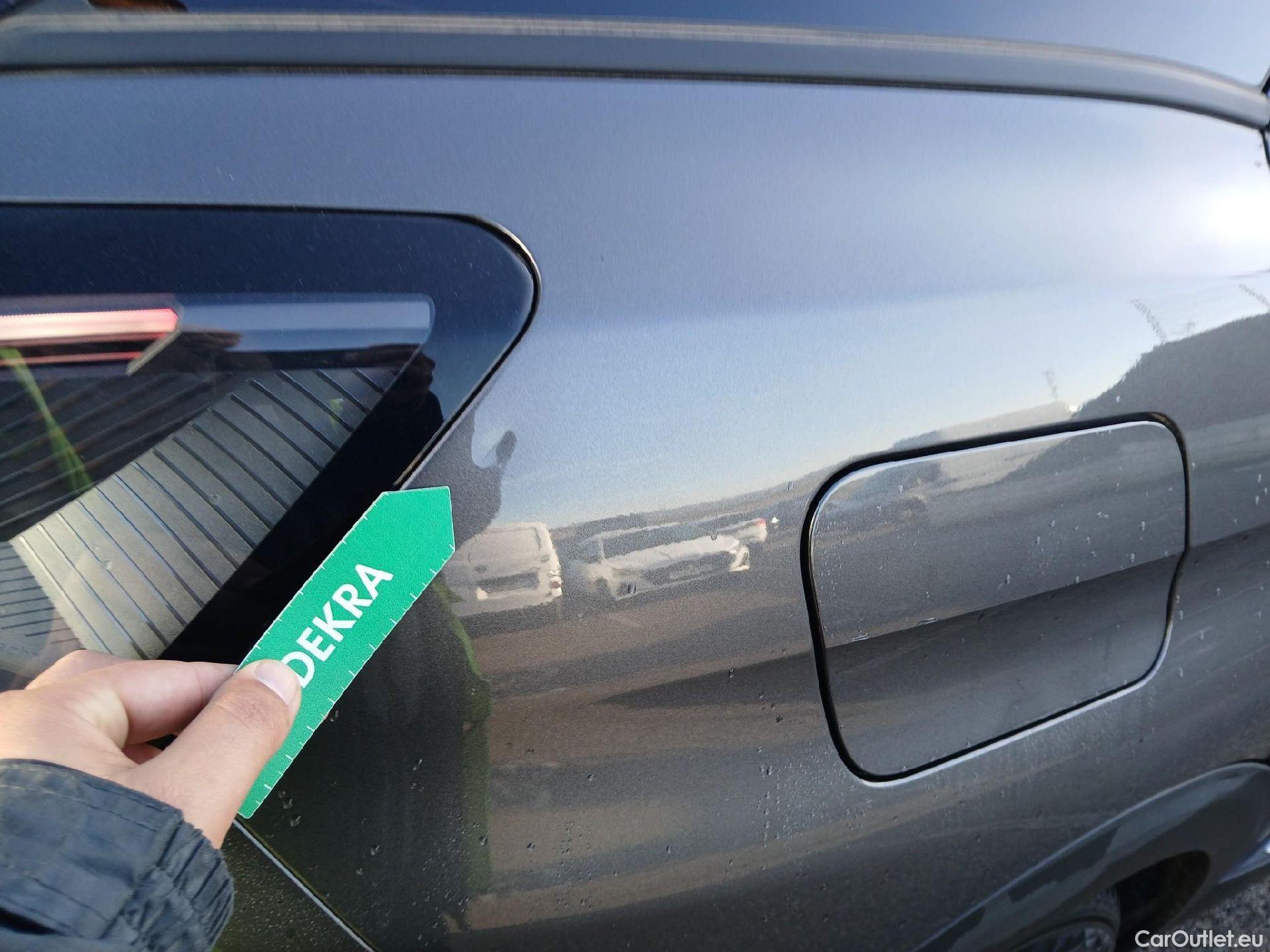  Peugeot  3008 PEUGEOT  Hybrid / 2020 / 5P / todoterreno 225 e-EAT8 Allure (AC2) #18