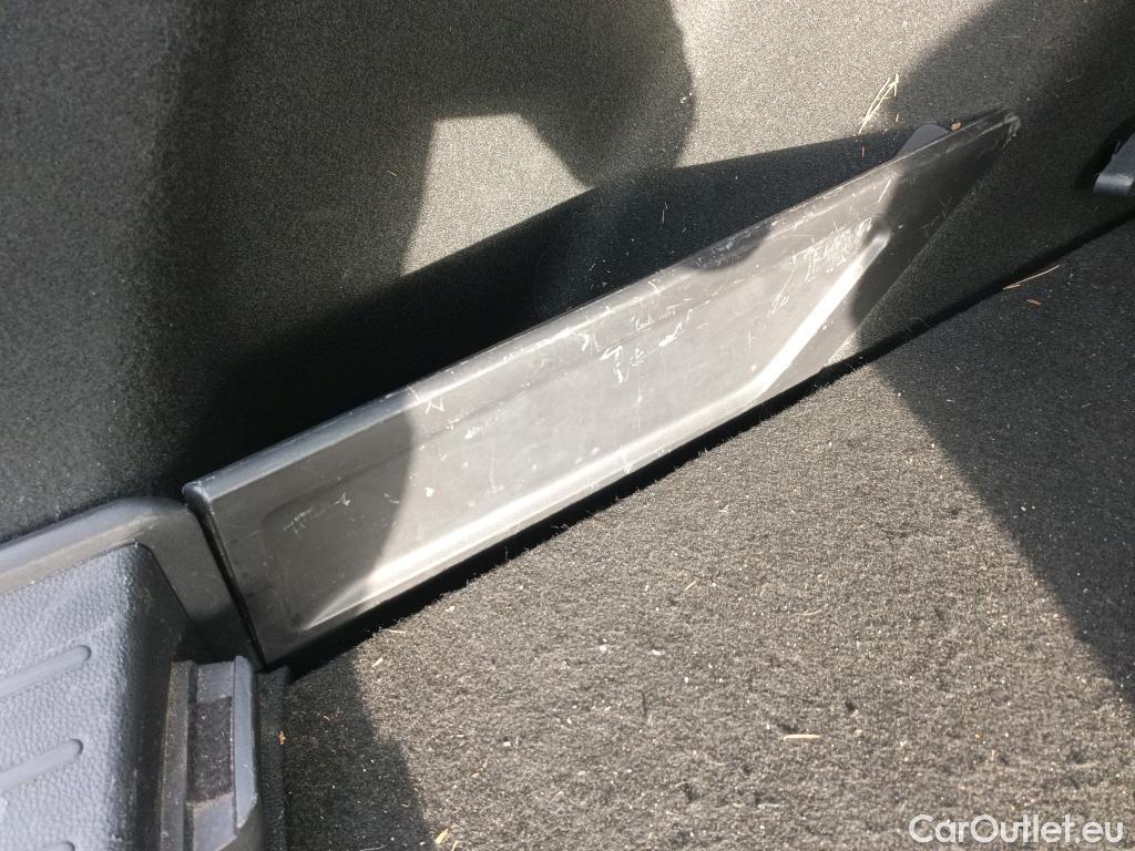  Toyota  Corolla TOYOTA  / 2019 / 5P / familiar 1.8 125H BUSINESS E-CVT TOURING SPORT #27