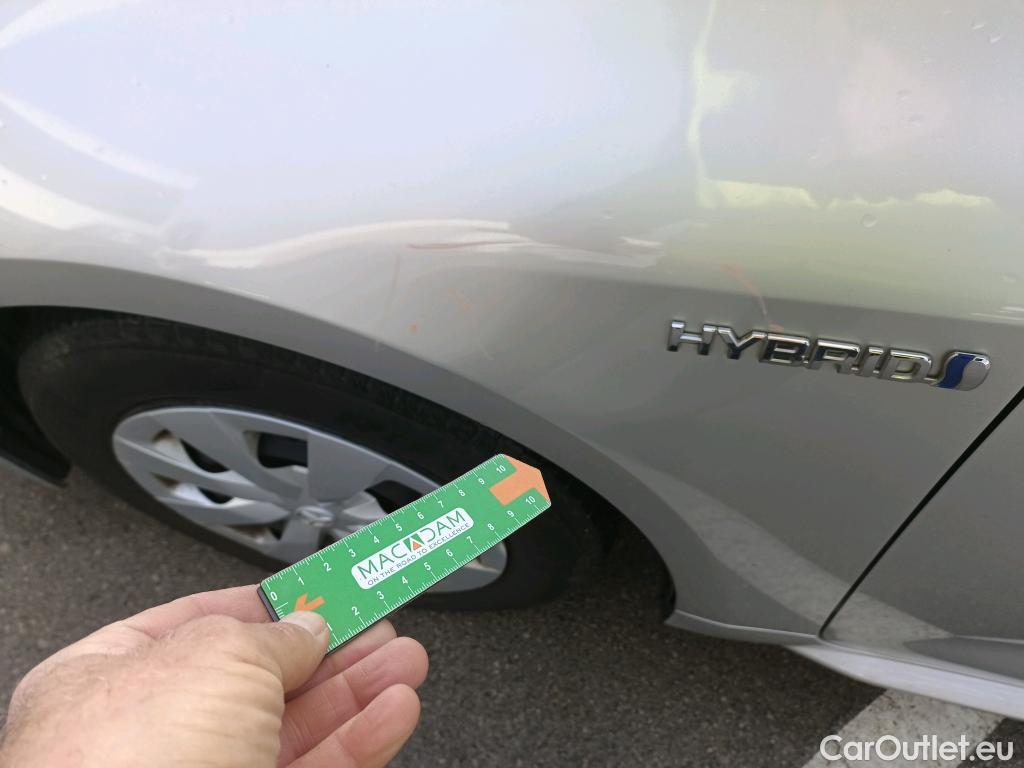  Toyota  Corolla TOYOTA  / 2019 / 5P / familiar 1.8 125H BUSINESS E-CVT TOURING SPORT #6