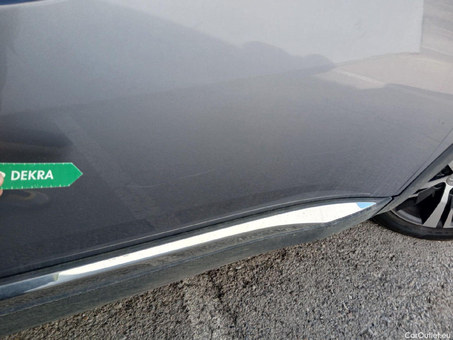  Peugeot  3008 PEUGEOT  Hybrid / 2020 / 5P / todoterreno 225 e-EAT8 Allure Pack #26