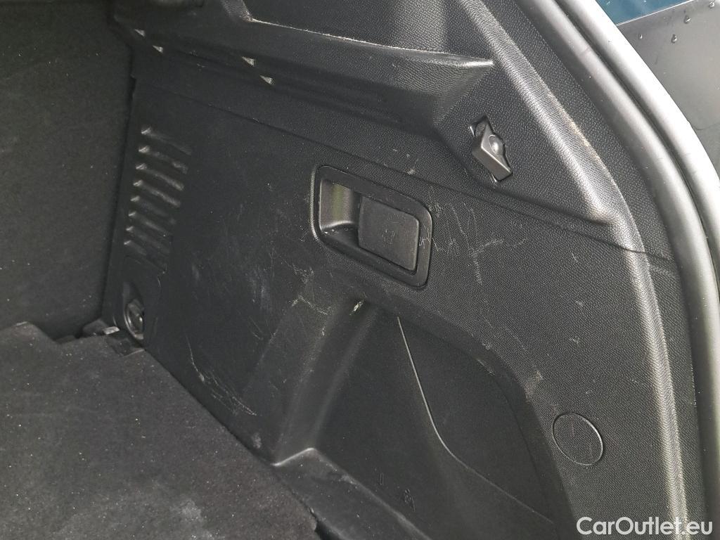  Peugeot  3008 PEUGEOT  / 2020 / 5P / todoterreno 1.5 BlueHDi 96kW (130CV) S&S Allure EAT8 #47