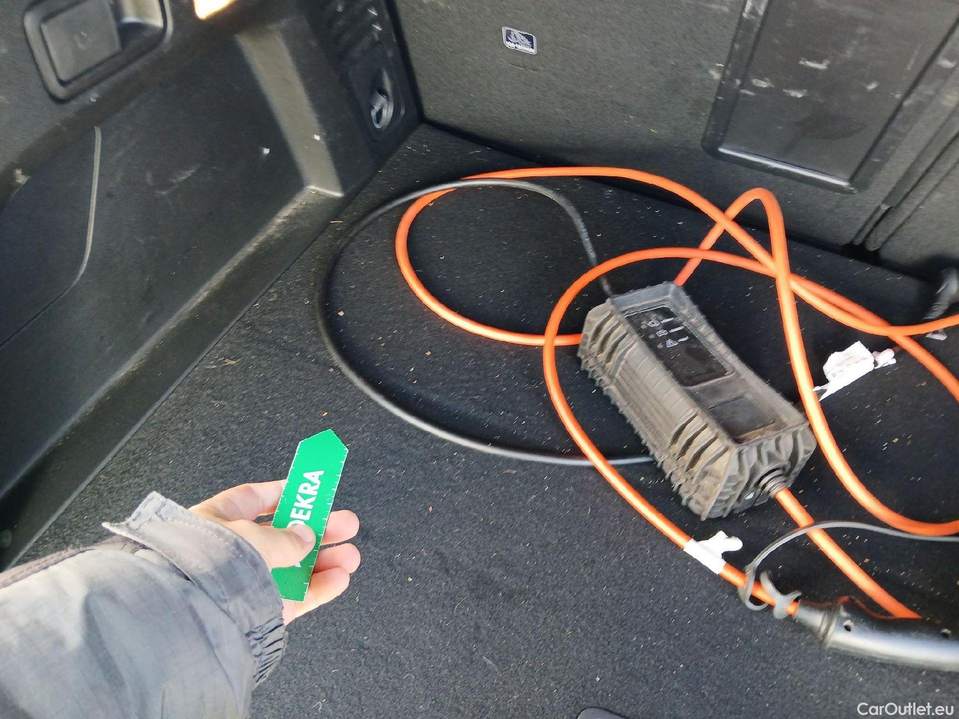  Peugeot  3008 PEUGEOT  Hybrid / 2020 / 5P / todoterreno 225 e-EAT8 Allure Pack #5