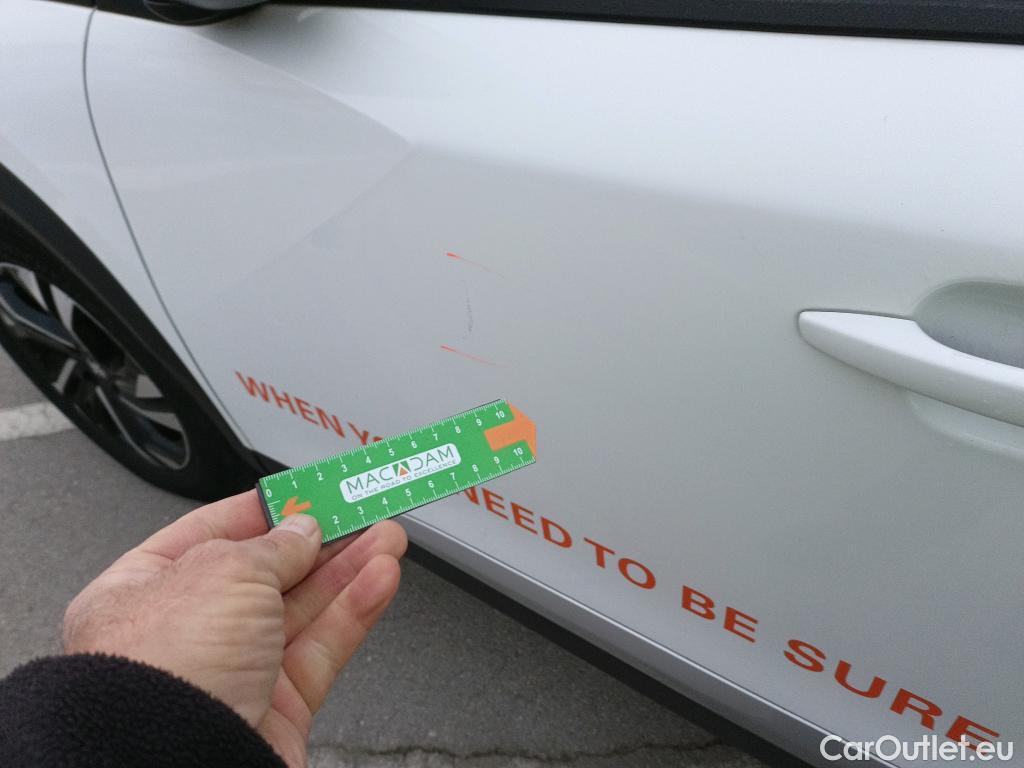  Peugeot  2008 PEUGEOT  / 2019 / 5P / todoterreno Allure BlueHDI 81kW (110CV) #5