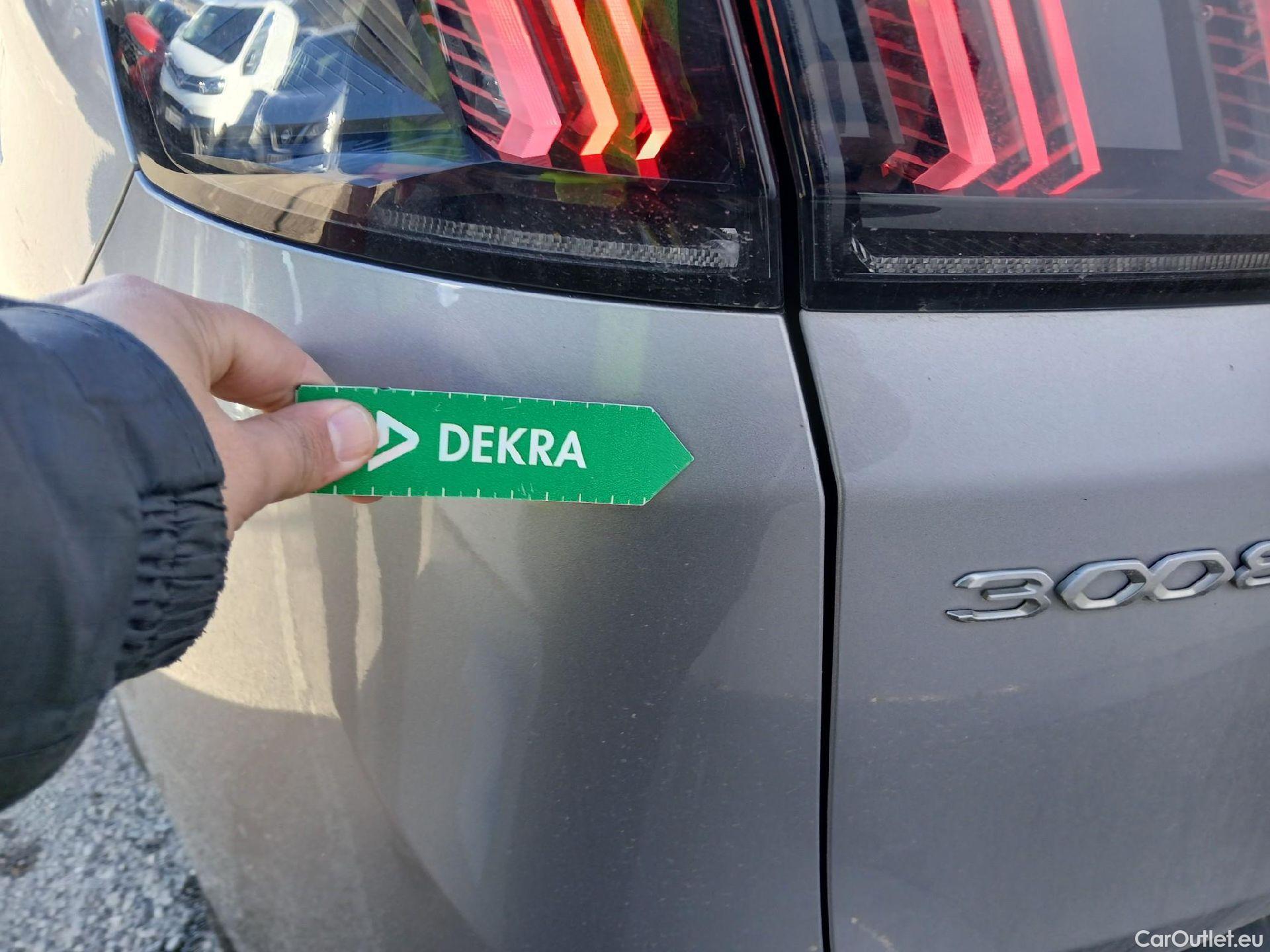  Peugeot  3008 PEUGEOT  Hybrid / 2020 / 5P / todoterreno 225 e-EAT8 Allure Pack #17