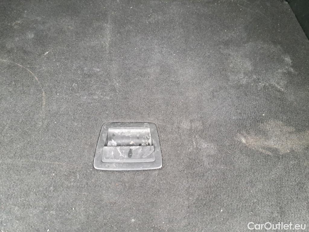  Peugeot  3008 PEUGEOT  / 2020 / 5P / todoterreno 1.5 BlueHDi 96kW (130CV) S&S Allure EAT8 #23