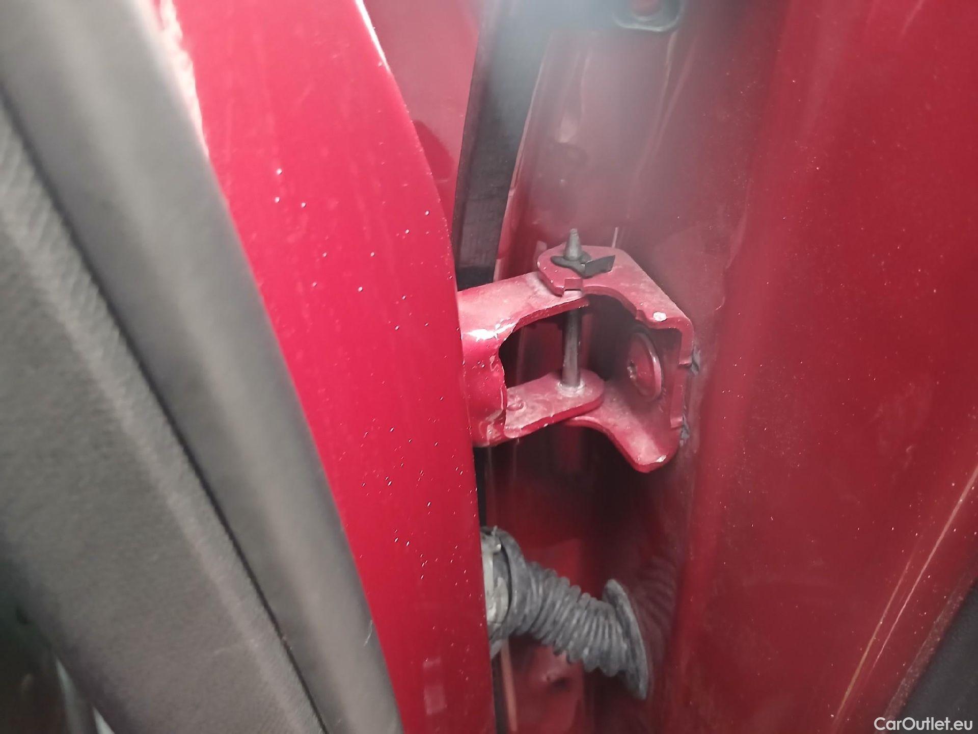  Peugeot  5008 PEUGEOT  / 2017 / 5P / todoterreno GT-Line BlueHDi 96kW (130CV) S&S EAT8 #33