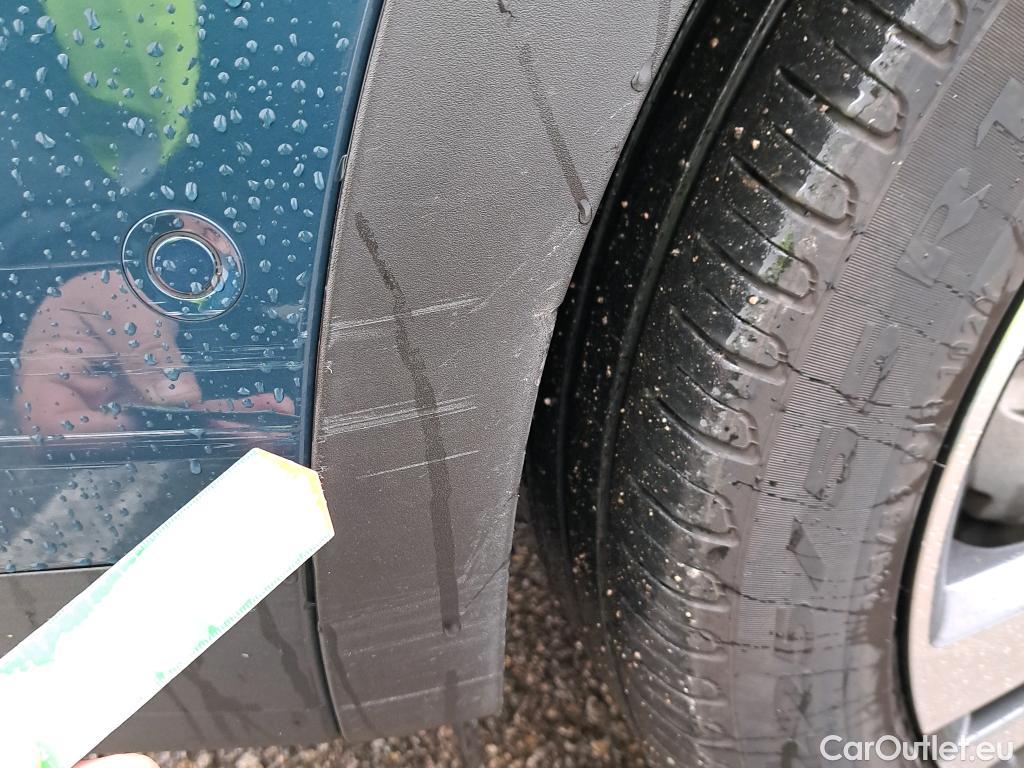  Peugeot  3008 PEUGEOT  / 2020 / 5P / todoterreno 1.5 BlueHDi 96kW (130CV) S&S Allure EAT8 #52