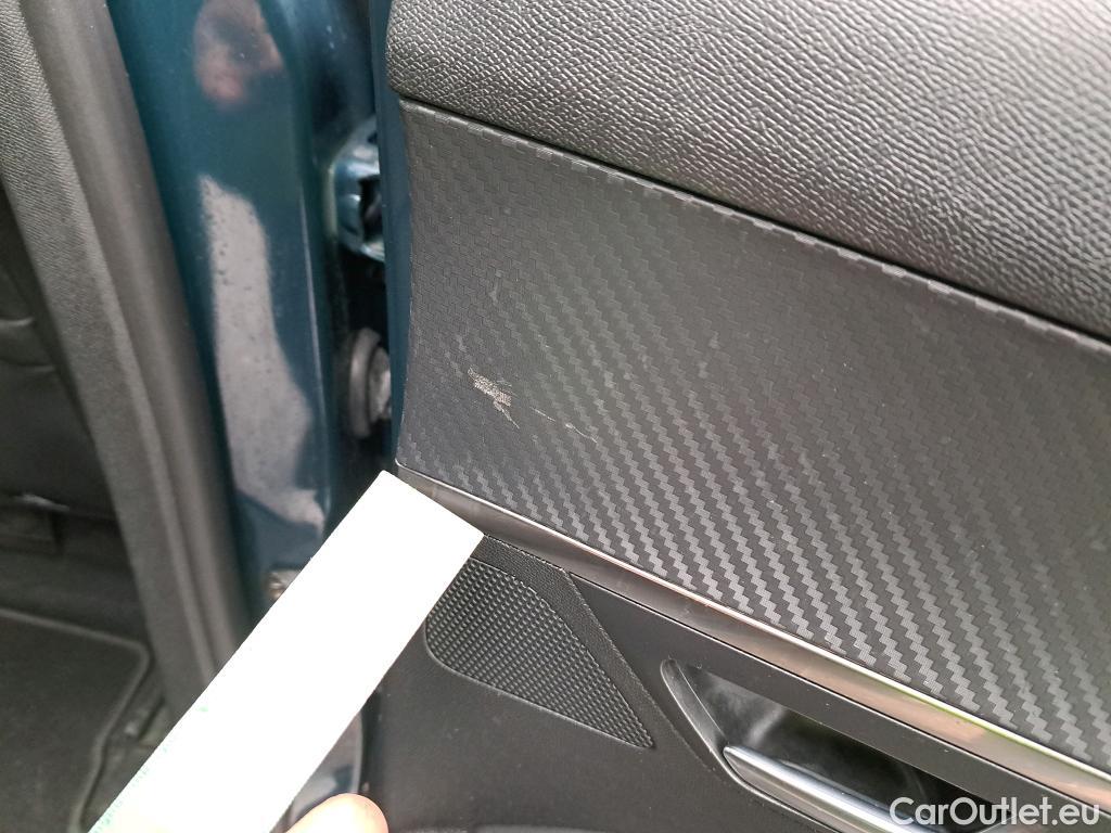  Peugeot  3008 PEUGEOT  / 2020 / 5P / todoterreno 1.5 BlueHDi 96kW (130CV) S&S Allure EAT8 #42