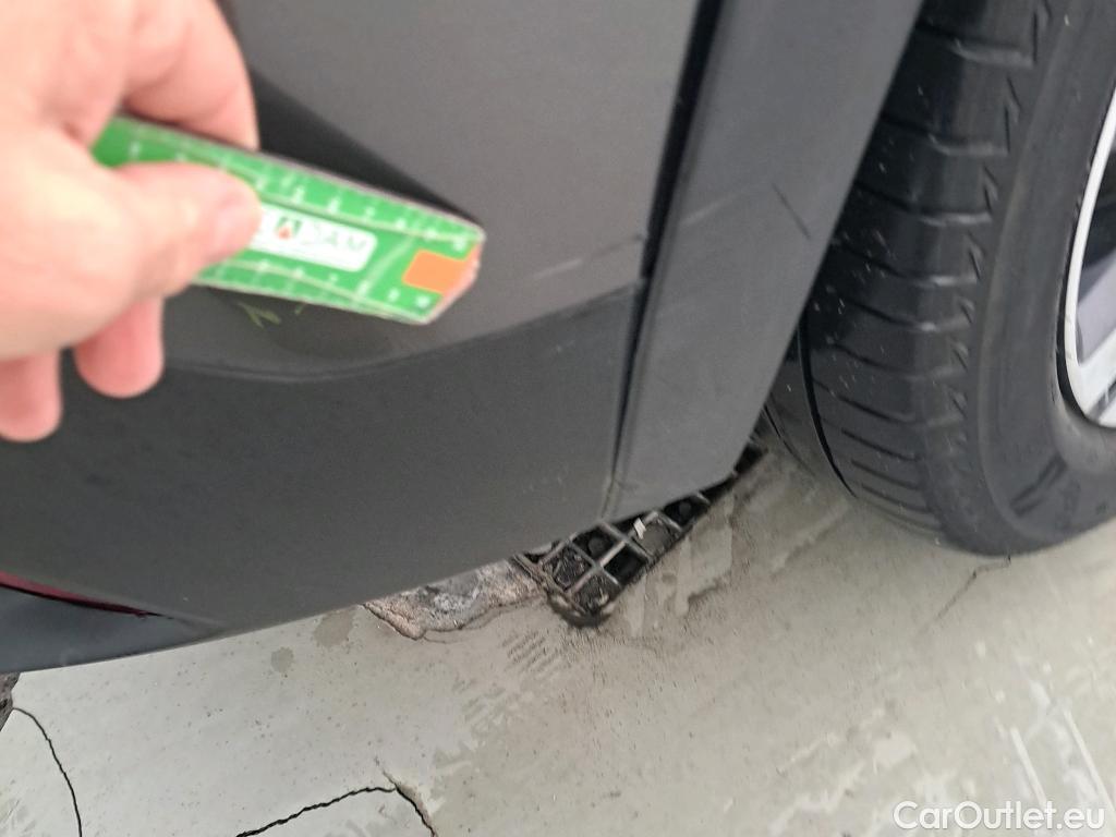  Peugeot  3008 PEUGEOT  Hybrid / 2020 / 5P / todoterreno 225 e-EAT8 Allure (AC2) #19