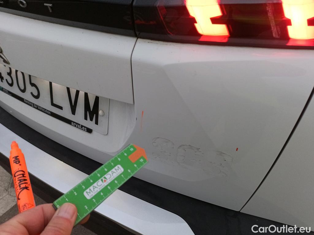  Peugeot  2008 PEUGEOT  / 2019 / 5P / todoterreno Allure BlueHDI 81kW (110CV) #9