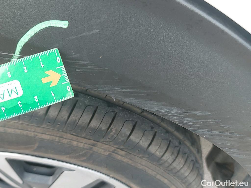  Peugeot  2008 PEUGEOT  / 2019 / 5P / todoterreno Active Pack Puretech 100 S&S BVM6 #2