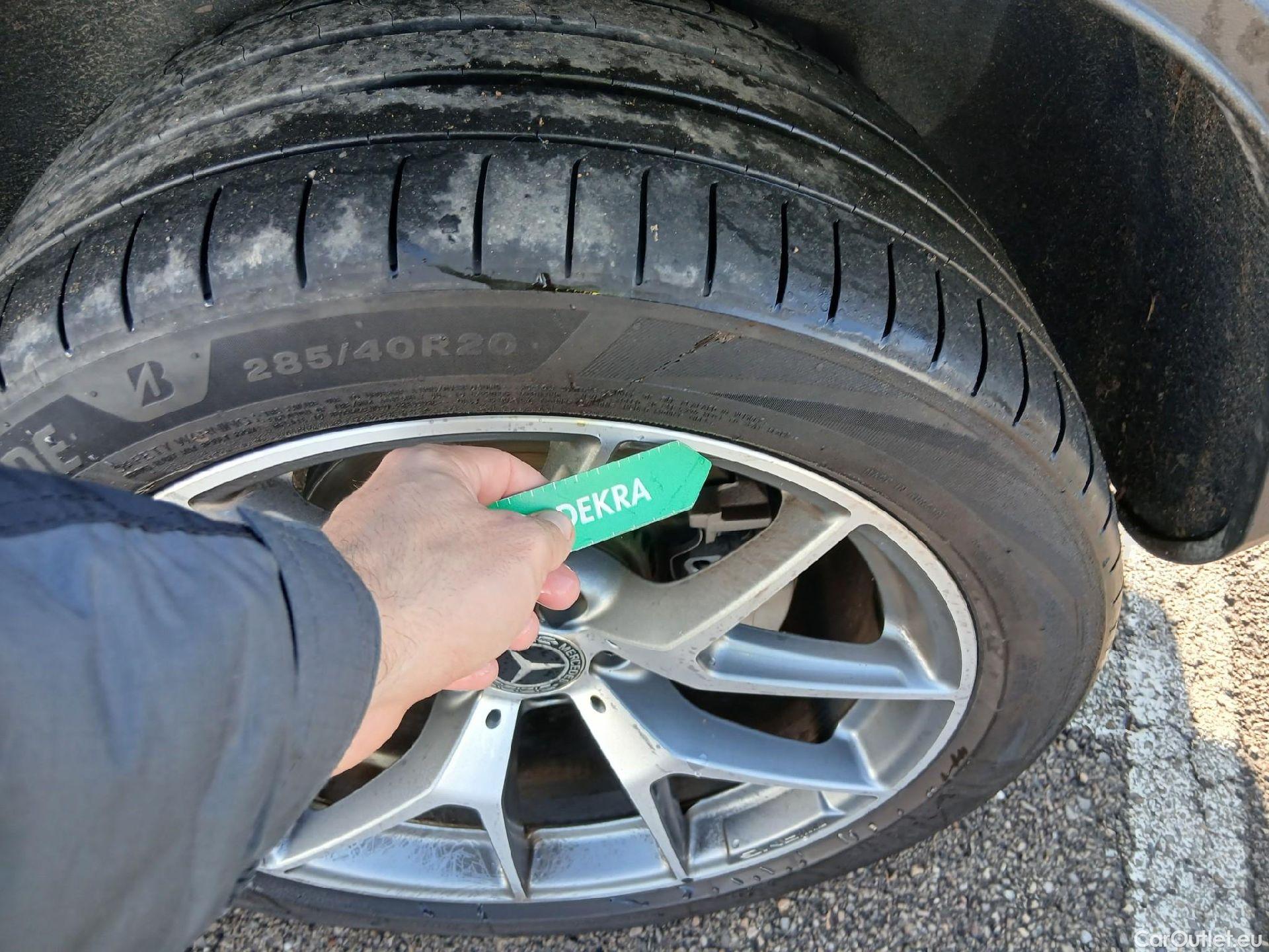  Mercedes  G-Klasee MERCEDES-BENZ GLC Coupé / 2019 / 5P / coupé GLC 300 de 4MATIC #4