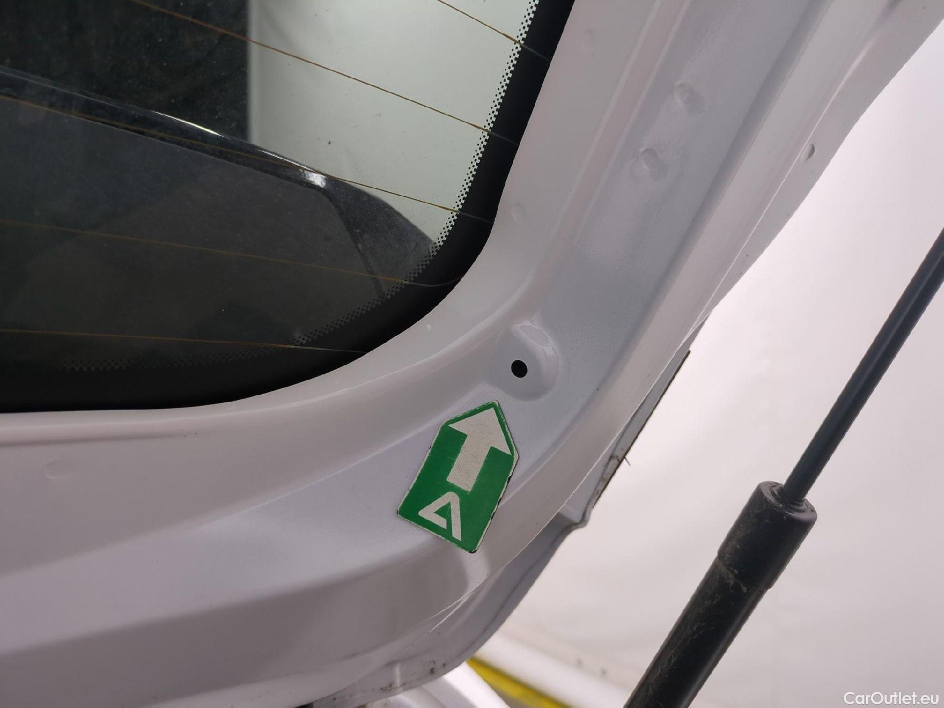  Peugeot  208  Allure Business 1.2 PureTech 100CV BVM6 E6d #35