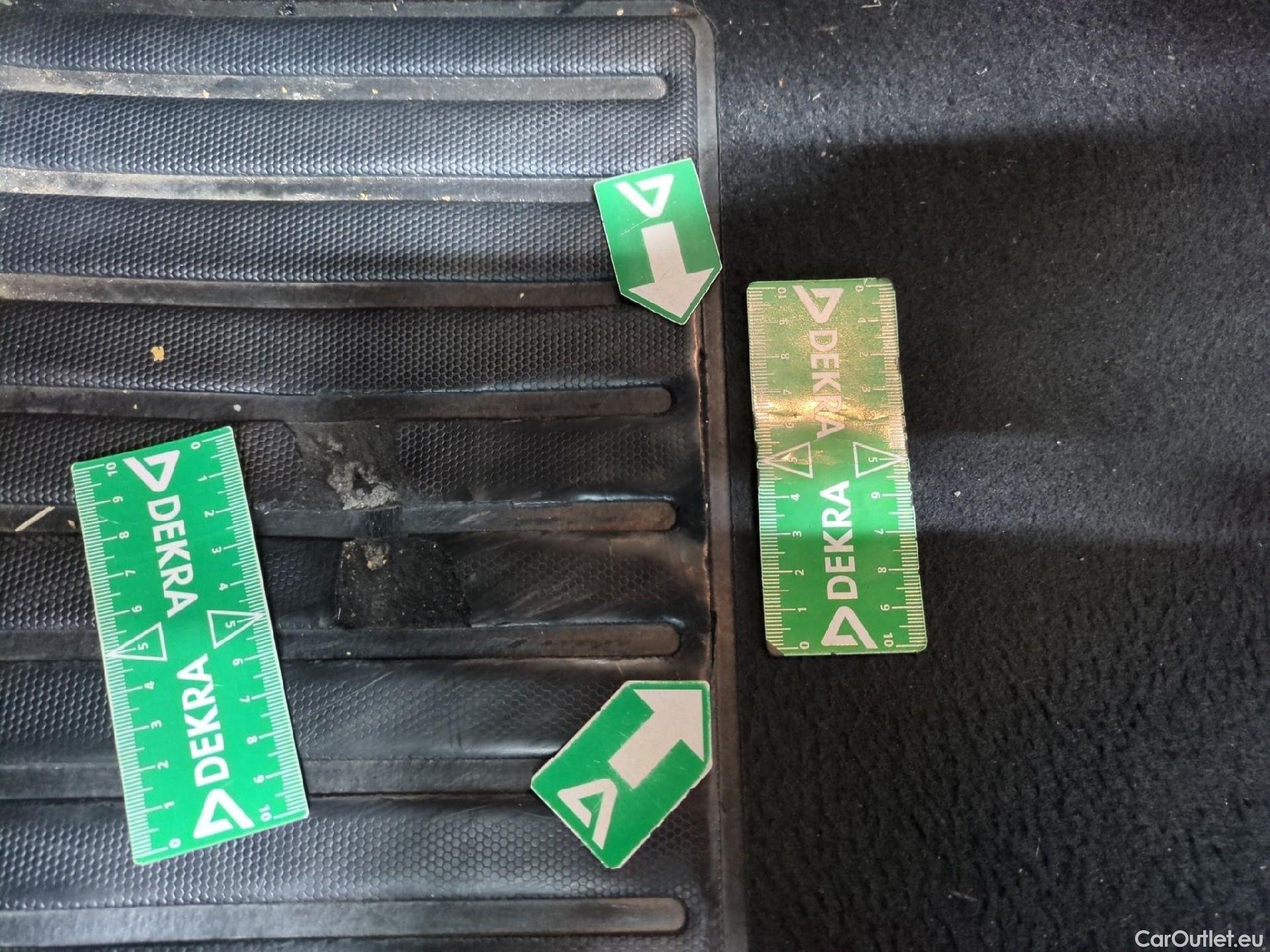  Peugeot  208  Allure Business 1.2 PureTech 100CV BVM6 E6d #33