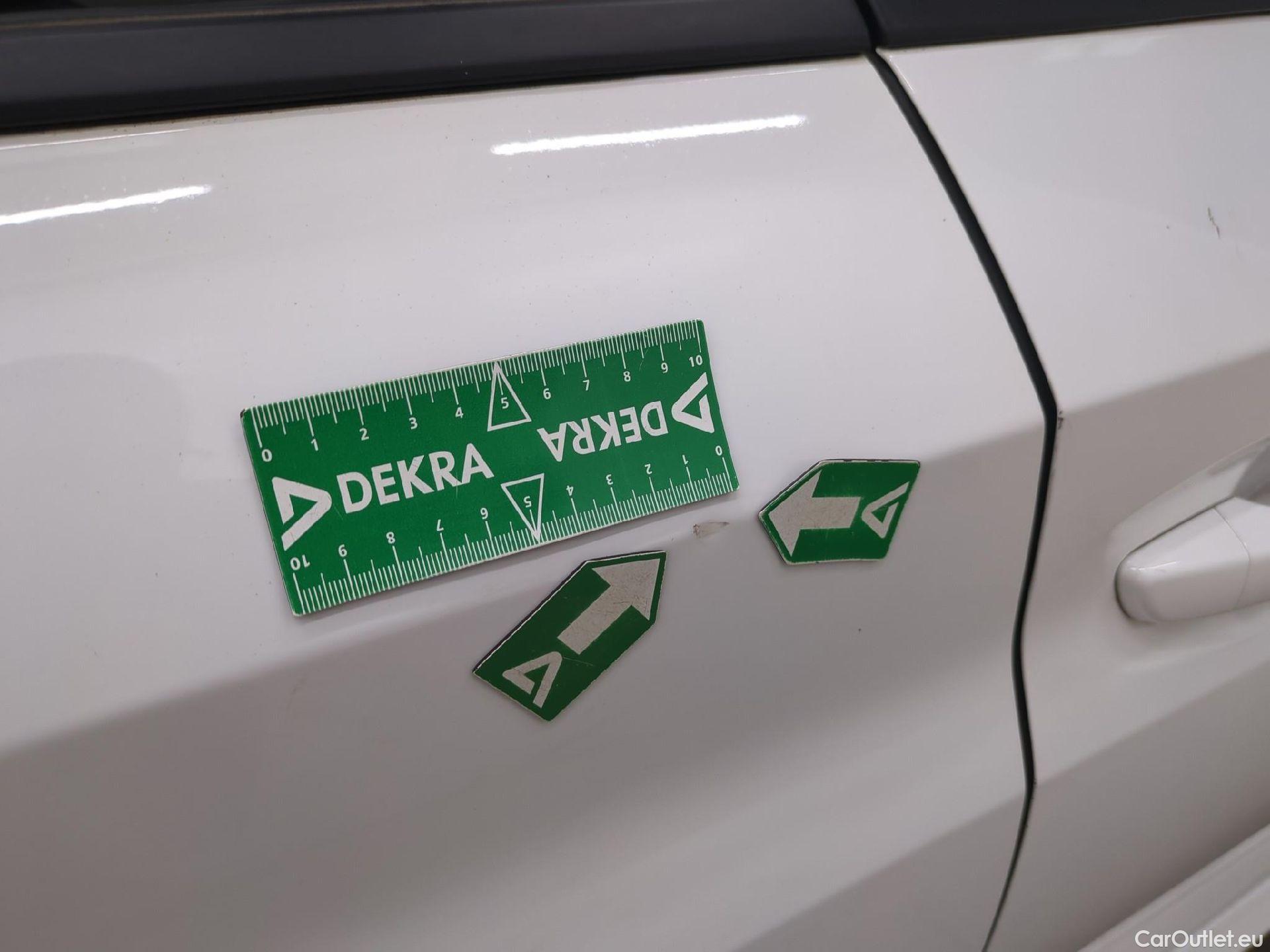  Peugeot  208  Allure Business 1.2 PureTech 100CV BVM6 E6d #40