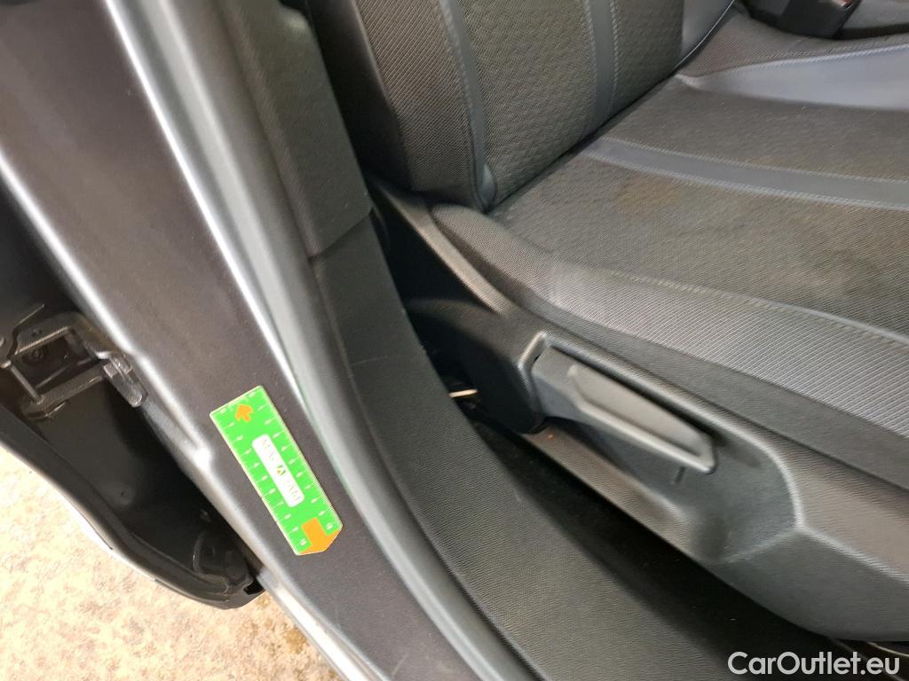  Peugeot  2008  Allure Business 1.2 PureTech 130CV BVA8 E6d #46