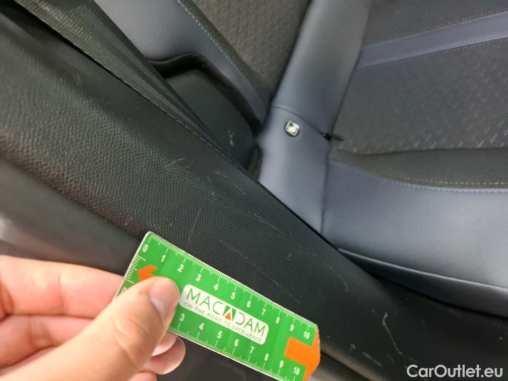  Peugeot  2008  Allure Business 1.2 PureTech 130CV BVA8 E6d #26